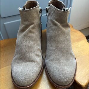 Dolce Vita Suede Ankle Boots - Cream size 7